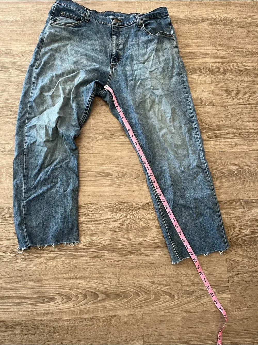 Wrangler Relaxed Fit Jeans Mens 38x30 Light Wash Stretch Denim Straight Leg